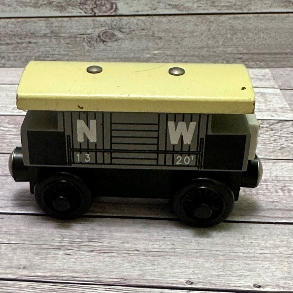 Thomas & Friends Railway Wooden NW BRAKEVAN vintage Train 1999 - Picture 7 of 8